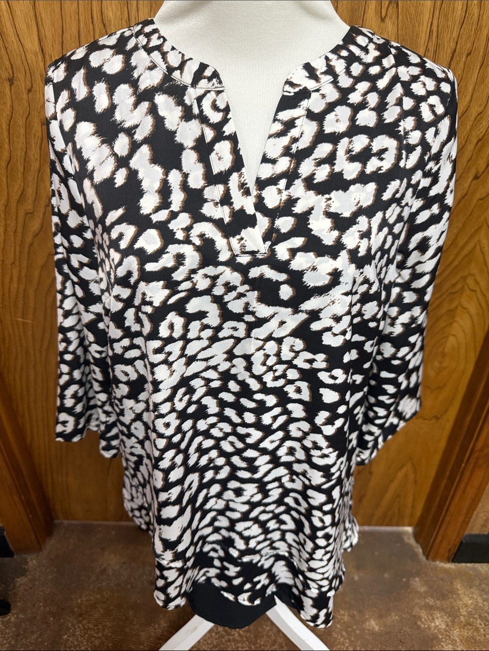 Chico’s Size 0 Black & White Abstract Animal Print Tunic
